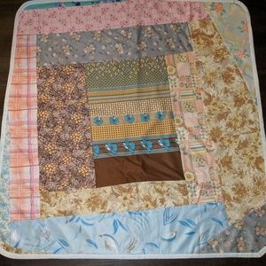 Vintage homemade baby crib blanket quilt LKN